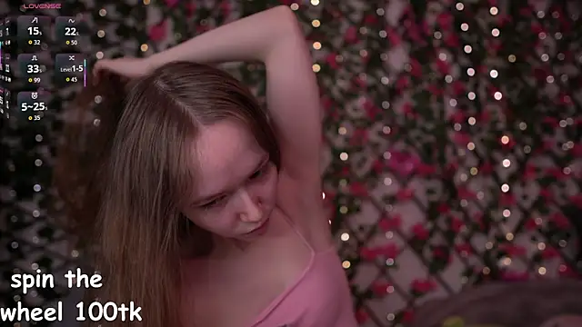 Snapshot of Petite_Polly chatting on February 4, 6:03 pm Petite Polly online show from February 4, 6:03 pm