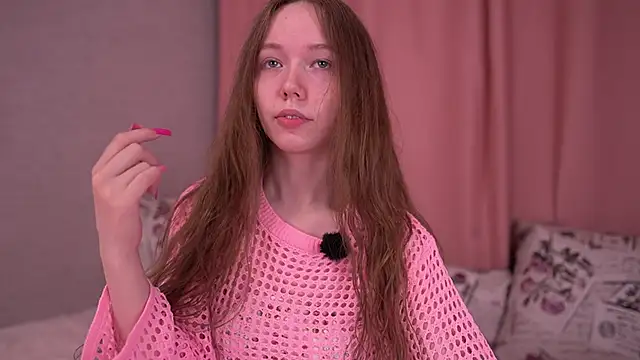 Snapshot of Petite_Polly chatting on March 20, 6:02 pm Petite Polly online show from March 20, 6:02 pm