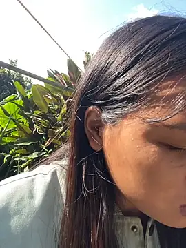 hello-cute online show from November 14, 3:49 am