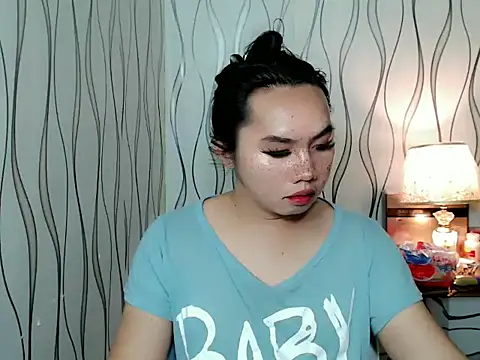 Snapshot of im_ursweetheart chatting on October 19, 3:18 am im ursweetheart online show from October 19, 3:18 am