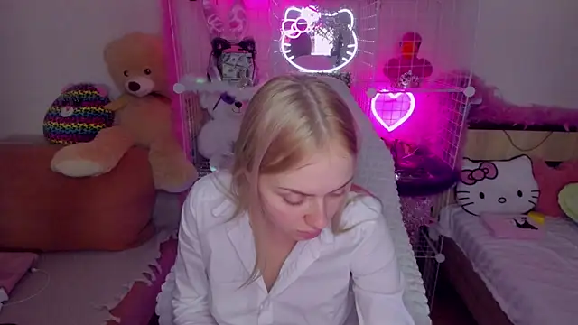 CeaneLino online show from December 18, 3:29 pm