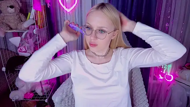 CeaneLino online show from April 6, 4:19 pm