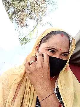 Snapshot of Ut_kanchna chatting on November 13, 9:52 am Ut kanchna online show from November 13, 9:52 am