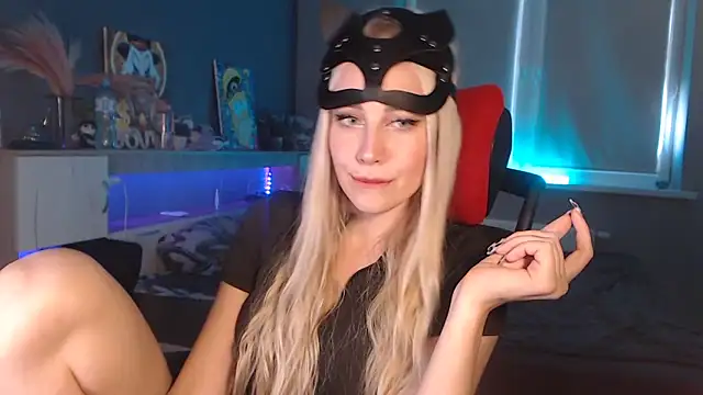 Snapshot of Lily_Shell chatting on October 31, 12:39 pm Lily Shell online show from October 31, 12:39 pm