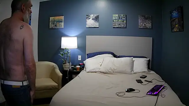 Snapshot of Fuck-Buddy-4U chatting on October 23, 10:58 am Fuck-Buddy-4U online show from October 23, 10:58 am