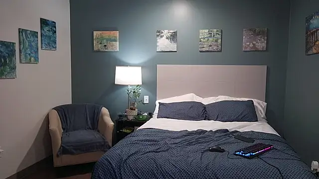 Snapshot of Fuck-Buddy-4U chatting on November 9, 12:09 am Fuck-Buddy-4U online show from November 9, 12:09 am