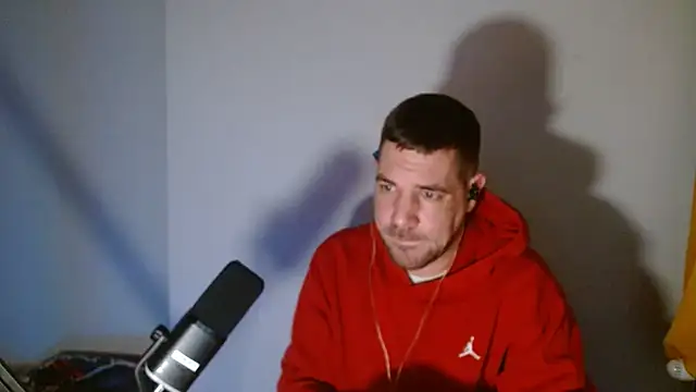 Snapshot of chibrax918 chatting on December 15, 2:27 am chibrax918 online show from December 15, 2:27 am