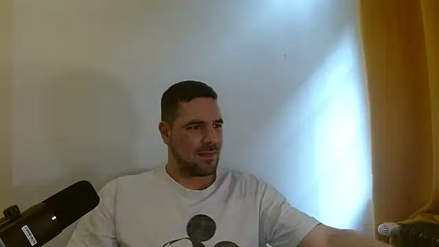 Snapshot of chibrax918 chatting on December 18, 11:05 am chibrax918 online show from December 18, 11:05 am