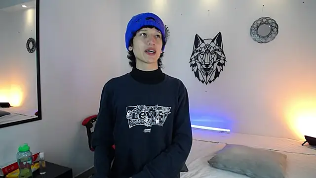 Emo Boy  online show from December 17, 12:33 pm