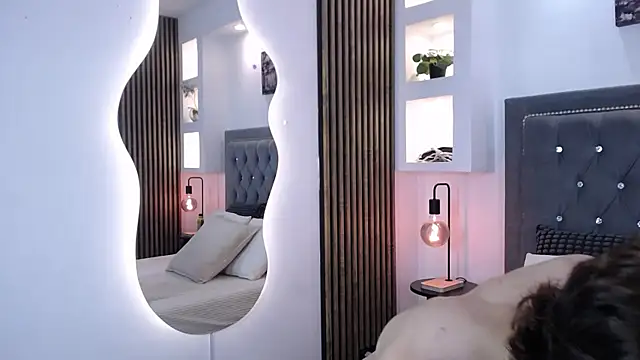 Emo Boy  online show from April 6, 8:10 pm