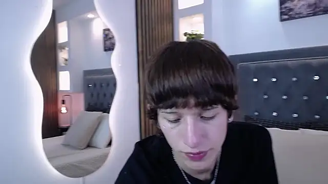 Emo Boy  online show from April 9, 8:25 pm