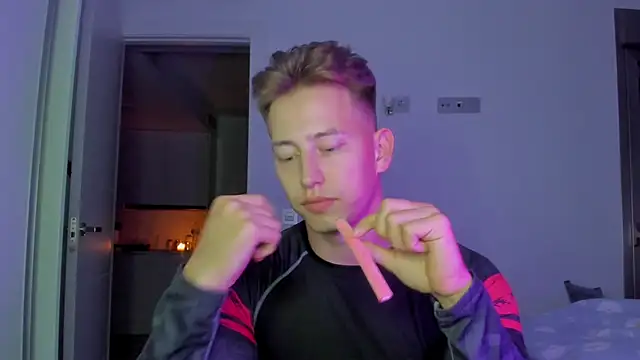 find0m master online show from December 22, 9:45 pm