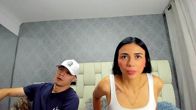 nicollandjhon online show from November 6, 2:56 am