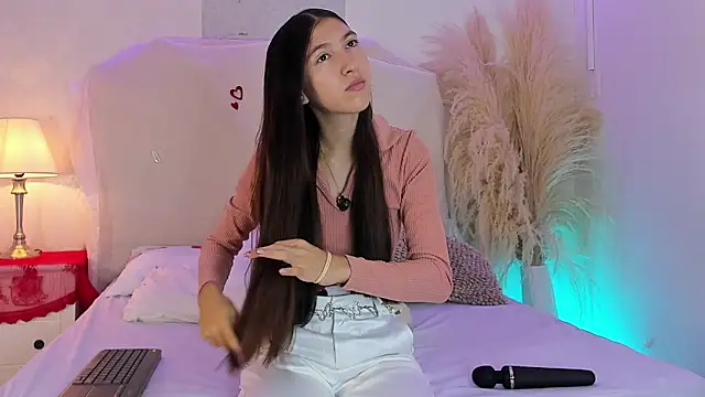 Snapshot of Sara_Collinss_ chatting on February 27, 11:32 am Sara Collinss online show from February 27, 11:32 am