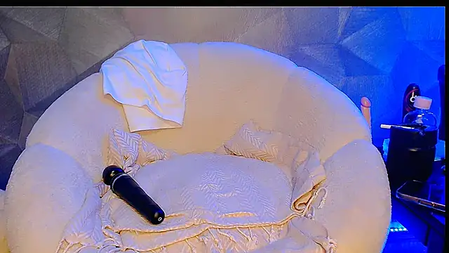 Horny beautyyy online show from November 17, 3:07 pm