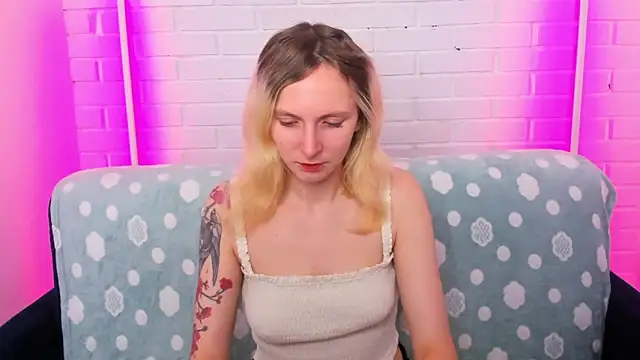 LikiLips online show from December 19, 1:01 am