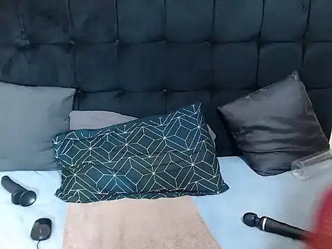 Snapshot of CaramelBootty chatting on November 23, 3:23 pm CaramelBootty online show from November 23, 3:23 pm