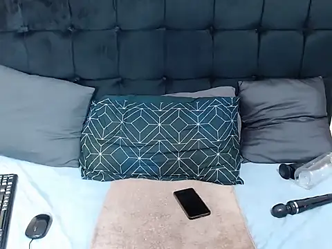 Snapshot of CaramelBootty chatting on November 25, 3:45 pm CaramelBootty online show from November 25, 3:45 pm