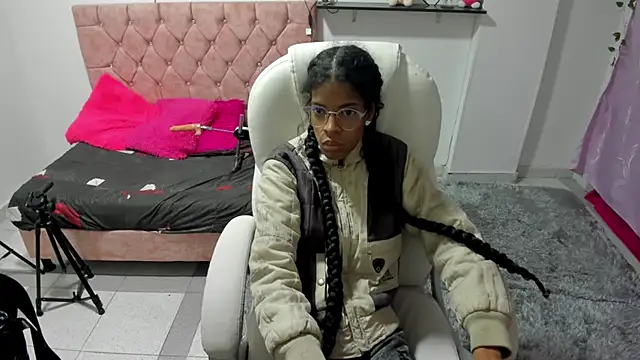 Snapshot of thianahorny chatting on December 22, 10:01 am thianahorny online show from December 22, 10:01 am