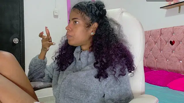 Snapshot of thianahorny chatting on March 26, 12:55 pm thianahorny online show from March 26, 12:55 pm