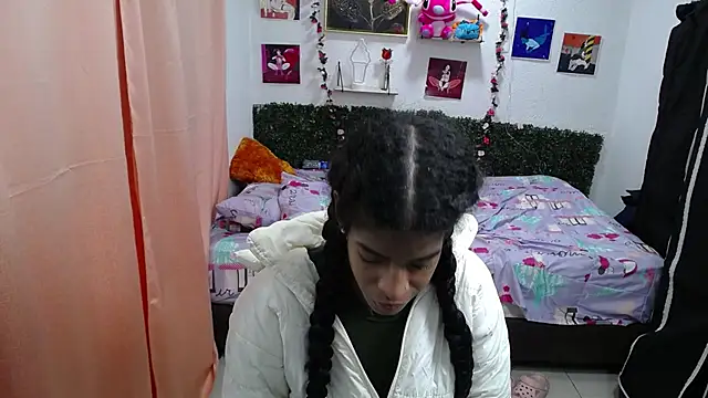 Snapshot of thianahorny chatting on April 16, 12:39 pm thianahorny online show from April 16, 12:39 pm