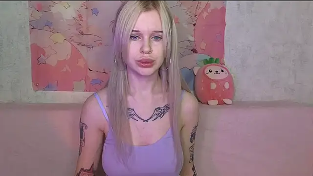 Snapshot of HoneyGold_ chatting on December 14, 4:18 am HoneyGold online show from December 14, 4:18 am