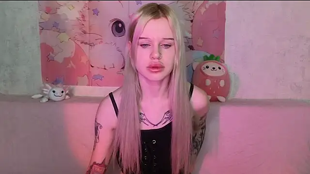 Snapshot of HoneyGold_ chatting on December 20, 4:08 am HoneyGold online show from December 20, 4:08 am