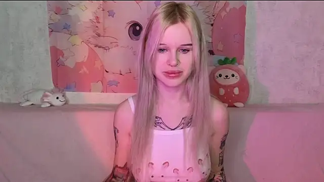 Snapshot of HoneyGold_ chatting on December 23, 3:59 am HoneyGold online show from December 23, 3:59 am