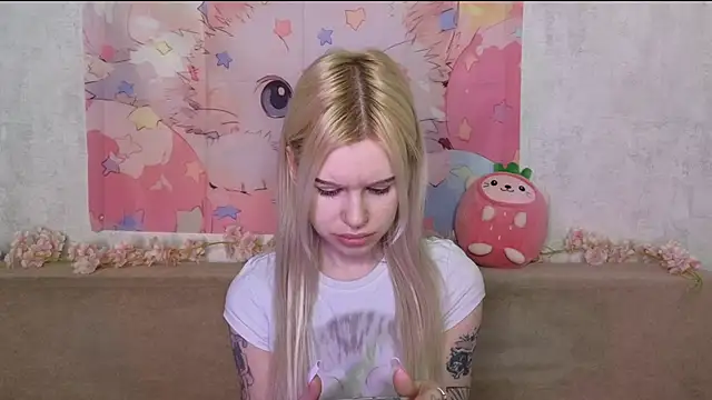 Snapshot of HoneyGold_ chatting on February 5, 4:17 am HoneyGold online show from February 5, 4:17 am