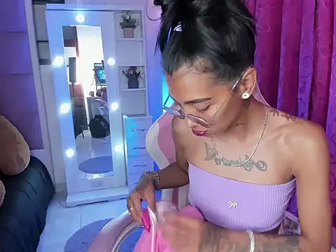 KarlaSlutSkinny   online show from April 18, 7:40 pm