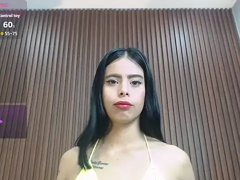 laura maite  online show from December 21, 11:39 am