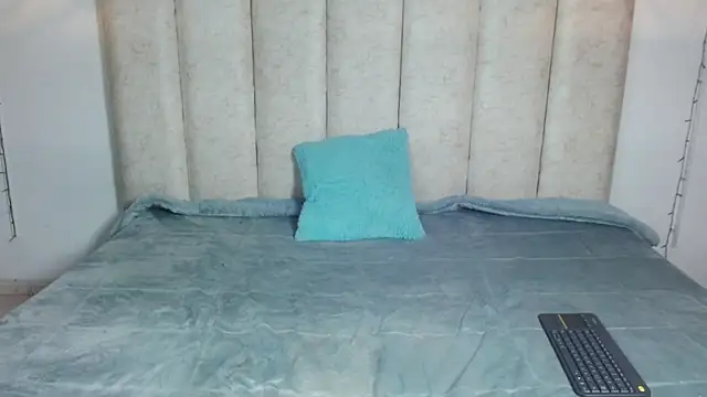 scarletandroxanecs online show from July 15, 3:56 am