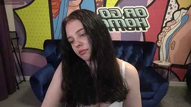 SnowWhiti online show from May 24, 7:08 pm