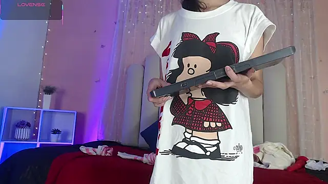 Snapshot of SweetRenata_ chatting on January 9, 11:24 am SweetRenata online show from January 9, 11:24 am