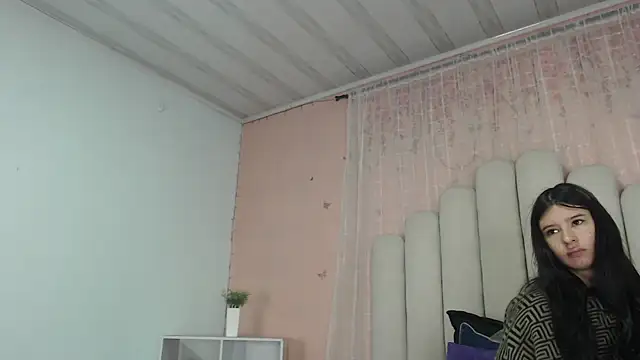 Snapshot of SweetRenata_ chatting on January 10, 11:23 am SweetRenata online show from January 10, 11:23 am