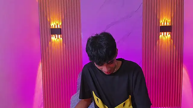 Ethan thouse online show from December 5, 7:10 pm