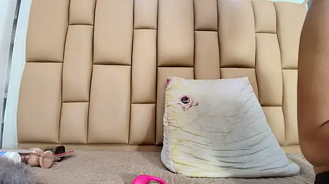 hannah teehn online show from December 20, 7:10 pm