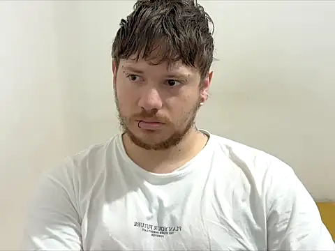 Skol 100802 online show from April 22, 2:18 pm