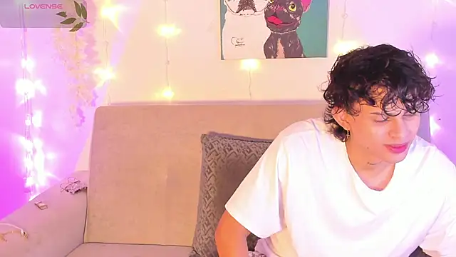 lua boy online show from April 8, 2:55 am