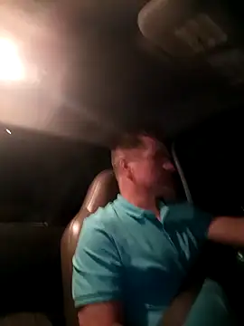 Snapshot of distruct69 chatting on November 4, 2:54 am distruct69 online show from November 4, 2:54 am