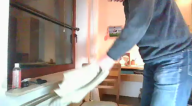 Snapshot of super-snoopy chatting on December 27, 4:10 pm super-snoopy online show from December 27, 4:10 pm