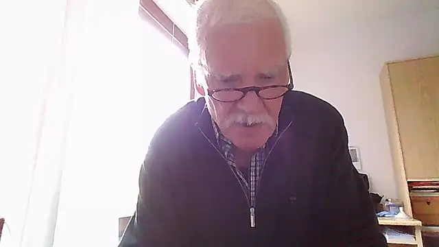 super-snoopy online show from April 6, 8:48 am