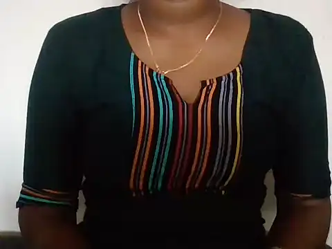 Snapshot of Tamilmallu-duskygirl03 chatting on November 1, 6:15 am Tamilmallu-duskygirl03 online show from November 1, 6:15 am