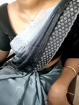 Snapshot of Tamilmallu-duskygirl03 chatting on November 15, 5:27 am Tamilmallu-duskygirl03 online show from November 15, 5:27 am