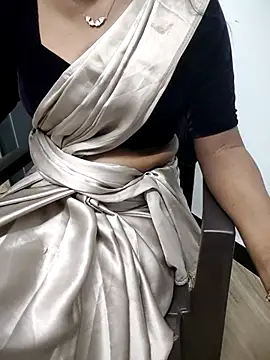 Snapshot of Tamilmallu-duskygirl03 chatting on November 20, 6:40 pm Tamilmallu-duskygirl03 online show from November 20, 6:40 pm