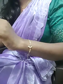 Snapshot of Tamilmallu-duskygirl03 chatting on November 24, 5:45 pm Tamilmallu-duskygirl03 online show from November 24, 5:45 pm