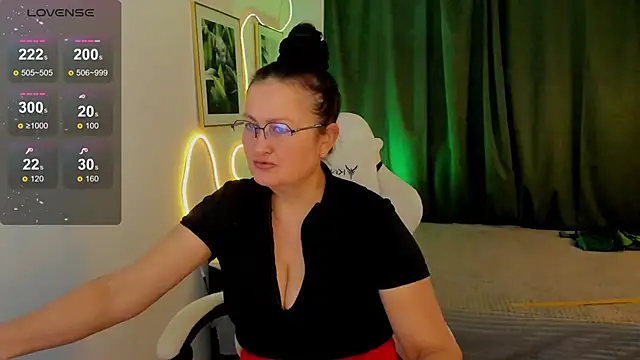 Snapshot of hottyannaa chatting on January 6, 2:59 am hottyannaa online show from January 6, 2:59 am