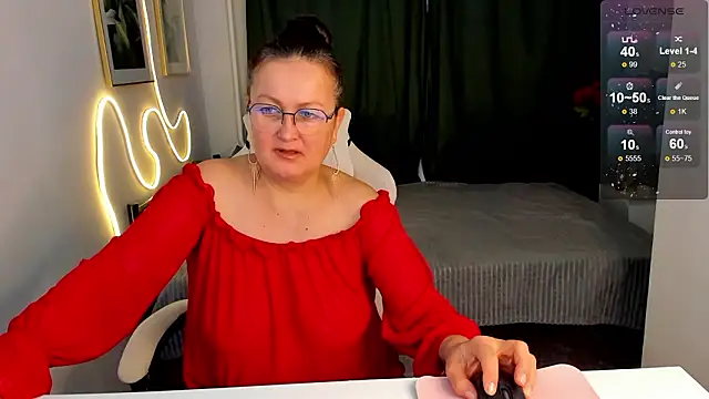 Snapshot of hottyannaa chatting on February 18, 2:51 am hottyannaa online show from February 18, 2:51 am