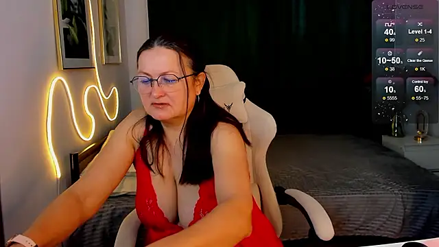 Snapshot of hottyannaa chatting on March 2, 2:36 am hottyannaa online show from March 2, 2:36 am