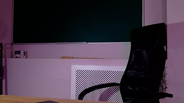 Snapshot of ClaireMathis chatting on May 22, 3:06 pm ClaireMathis online show from May 22, 3:06 pm